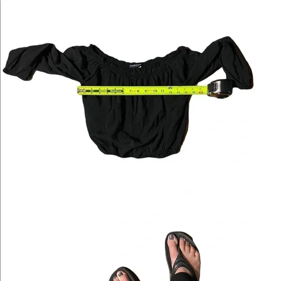 Brandy Melville Off Shoulder Black Crop Top Women's One Size 3/4 Sleeve - Picture 6 of 9